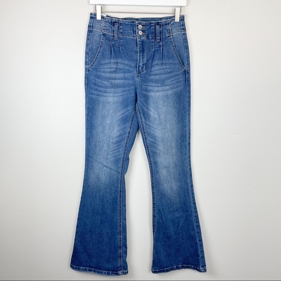 Almost Famous High Rise Flare Jeans Size 5 - Picture 1 of 10